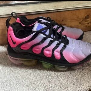 Nike Kids Pink and Black Gradient Sneakers